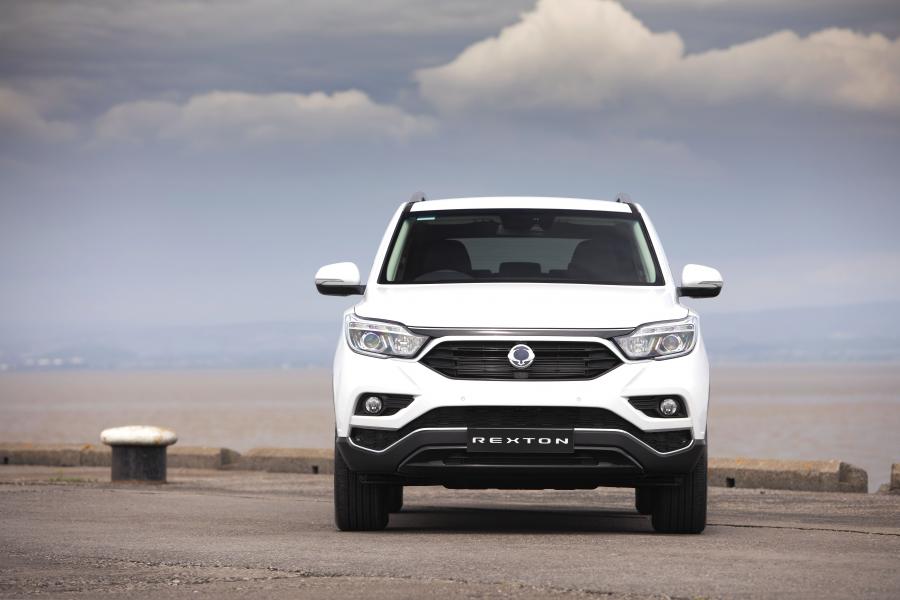 Ssangyong rexton 2019 фото