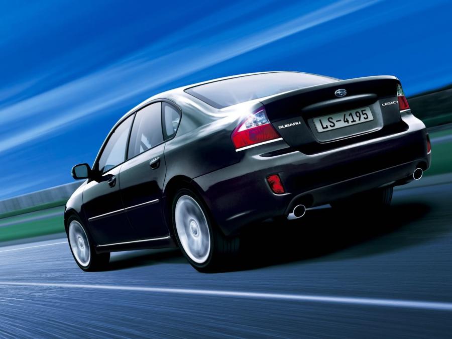 Subaru legacy spec b отличие