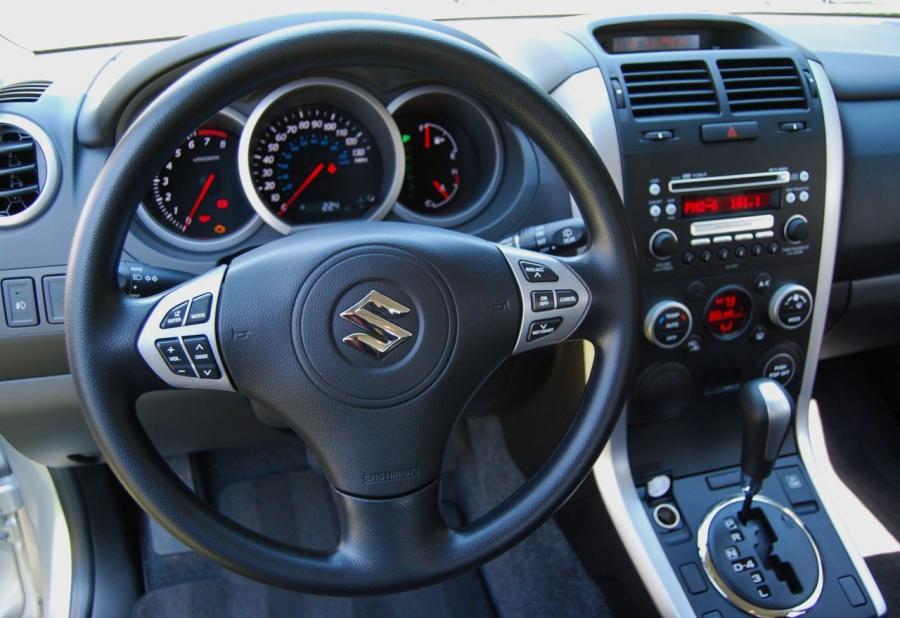 Панель гранд витара 2007. Гранд витара 2008 панель. Suzuki sx4 панель 2012. Панель сузуки сх4 2012. Панель управления сузуки.