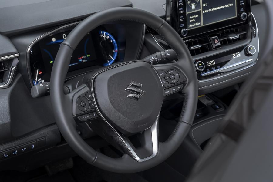Детали интерьера Suzuki Swace 2020 года  (WW) (фото 8 из 21)