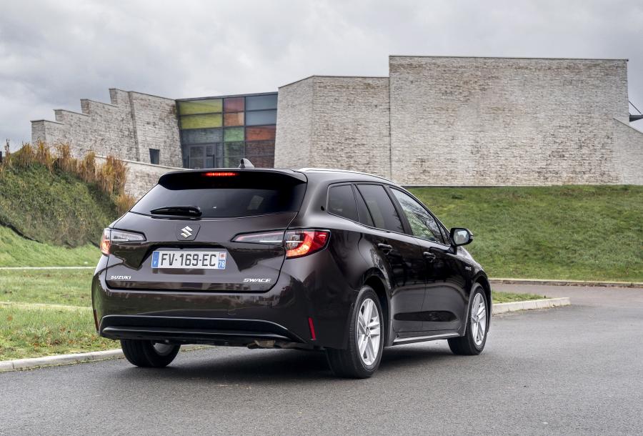 Детали экстерьера Suzuki Swace 2020 года  (WW) (фото 16 из 21)