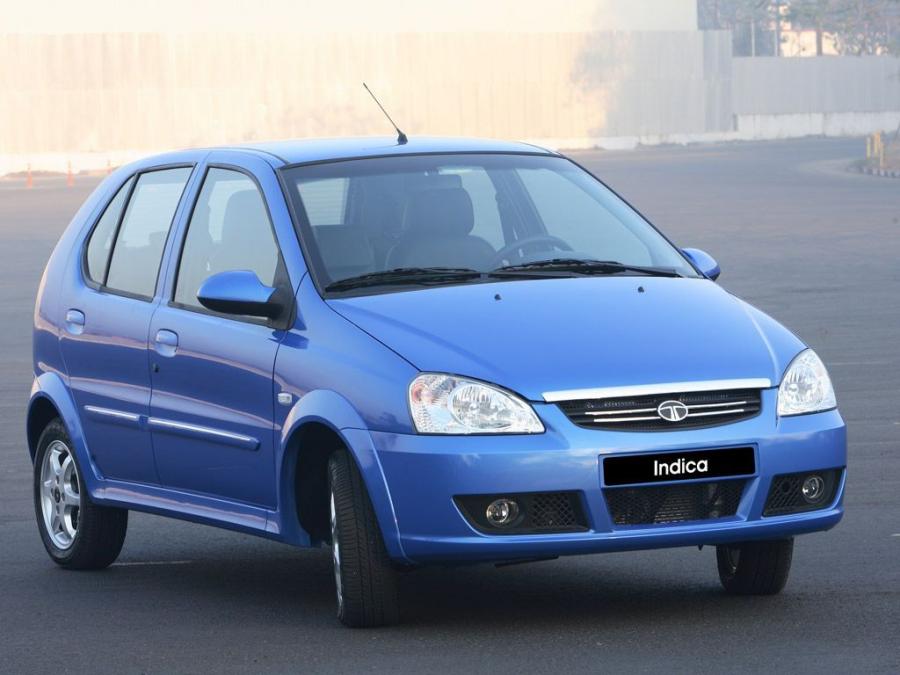 Машина Tata Indica