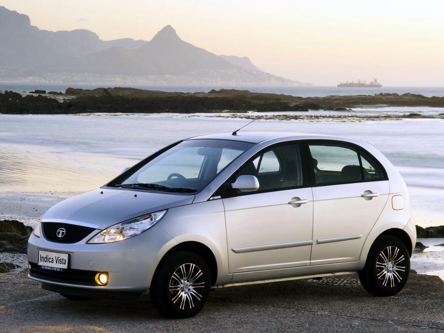 Машина Tata Indica