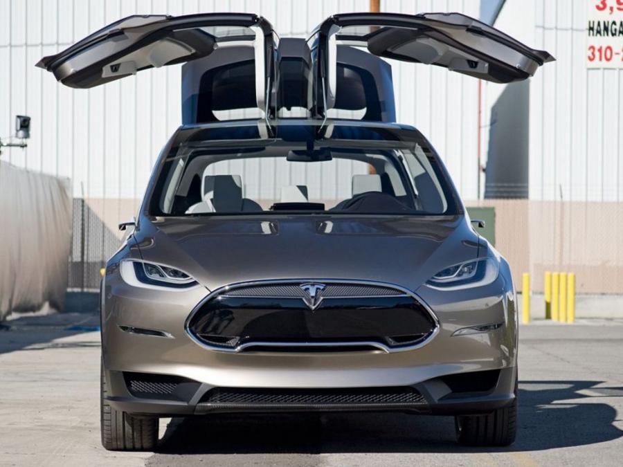 Tesla Model X Prototype 2012 года выпуска. Фото 31. VERcity