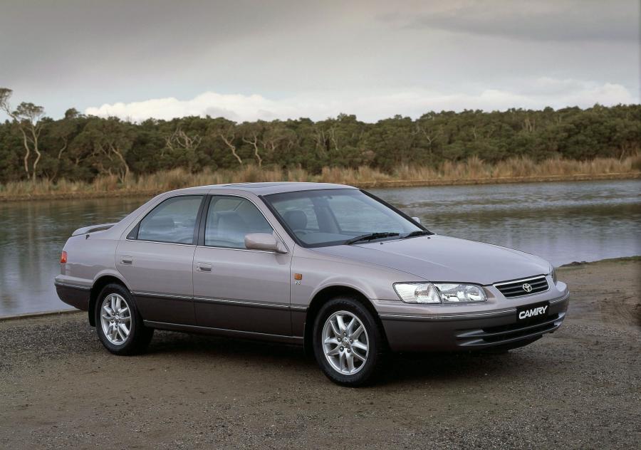 Toyota camry 2000 год фото