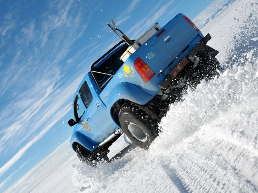 Toyota Hilux Arctic Trucks 44