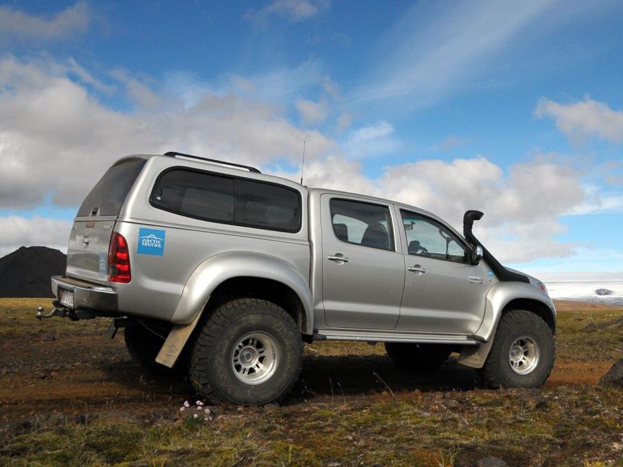 Toyota Hilux Arctic Trucks 35