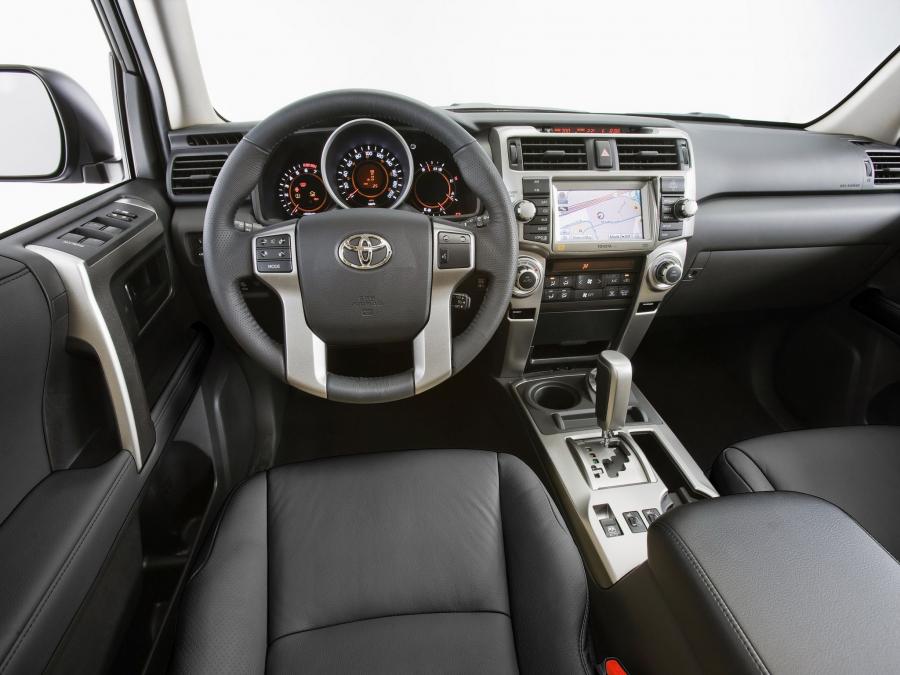 Toyota 4runner интерьер