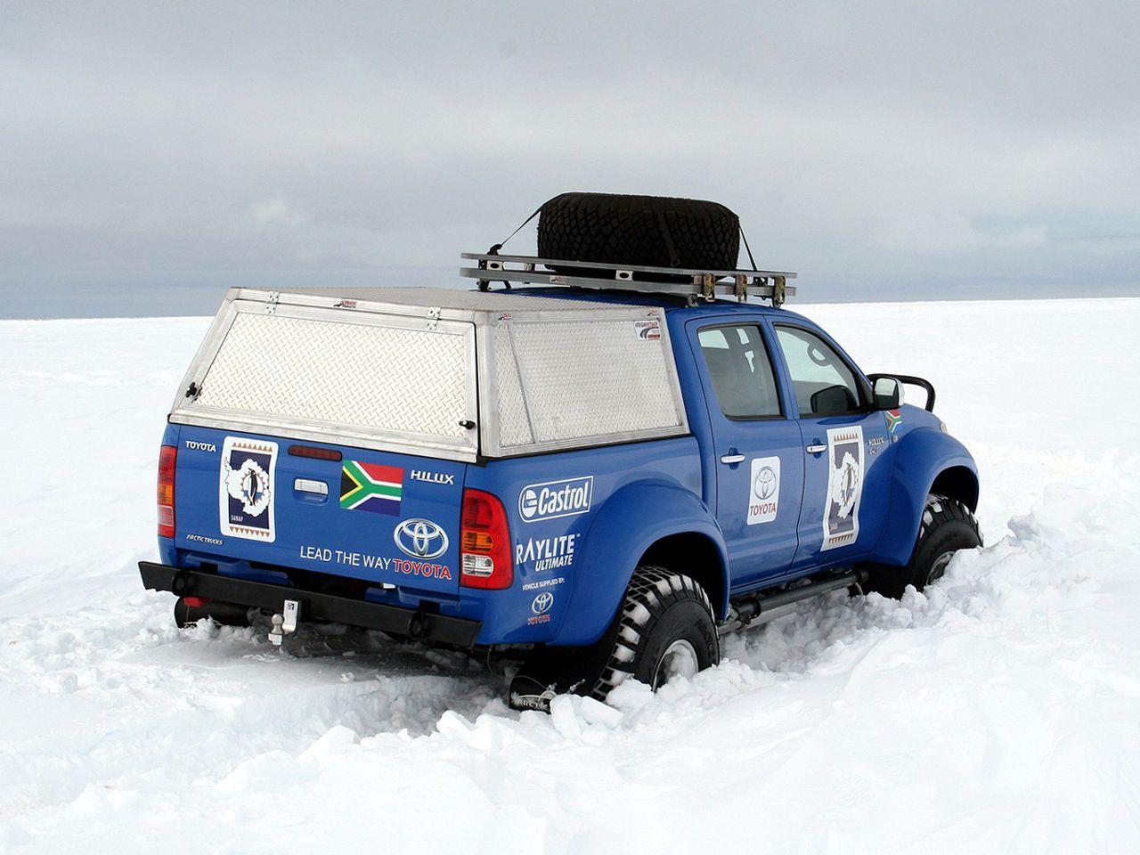 Toyota Hilux Invincible AT38 Arctic Trucks 2009 года выпуска. Фото 2 ...