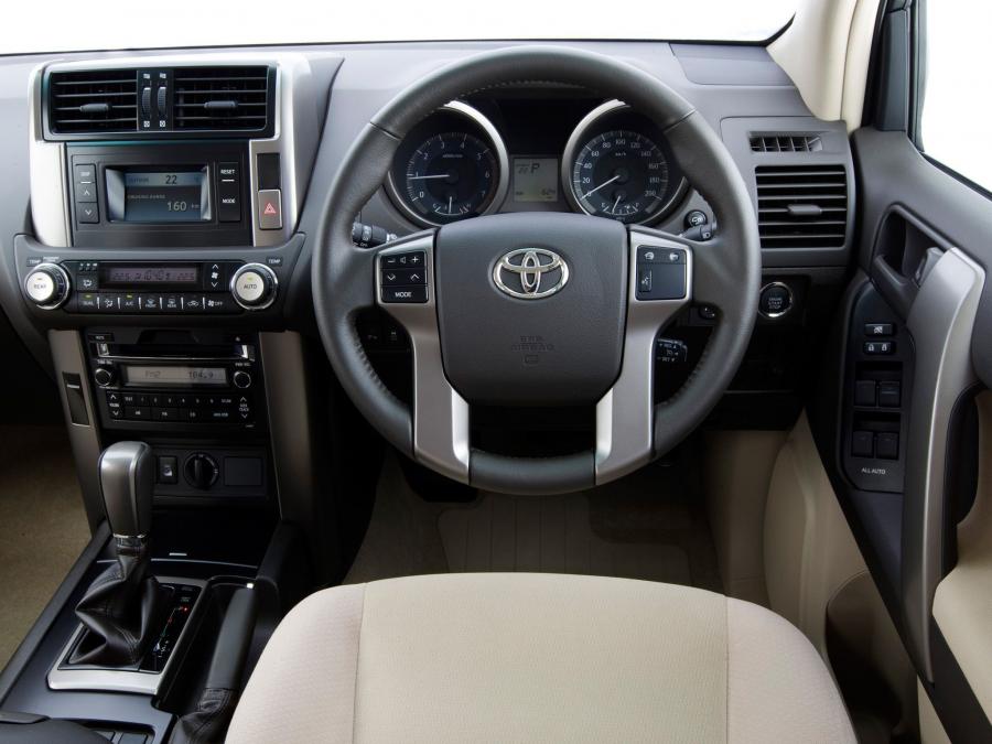 Prado фото салона Toyota Land Cruiser Prado 150 GX 5-Door 2009 года выпуска для рынка Австралии и 