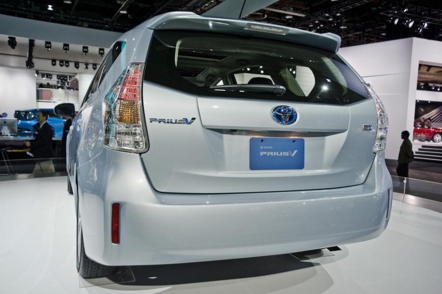 Toyota Prius v 2011