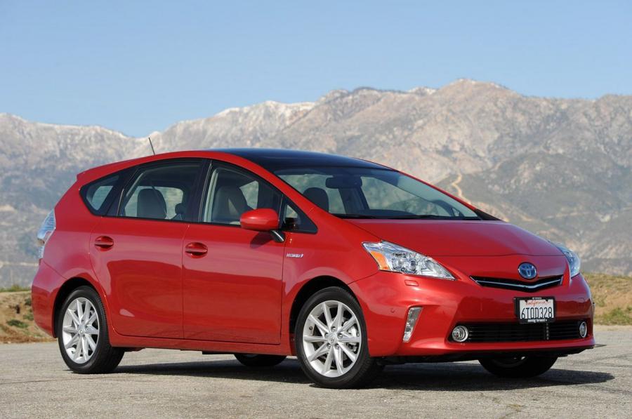 Toyota Prius v 2014