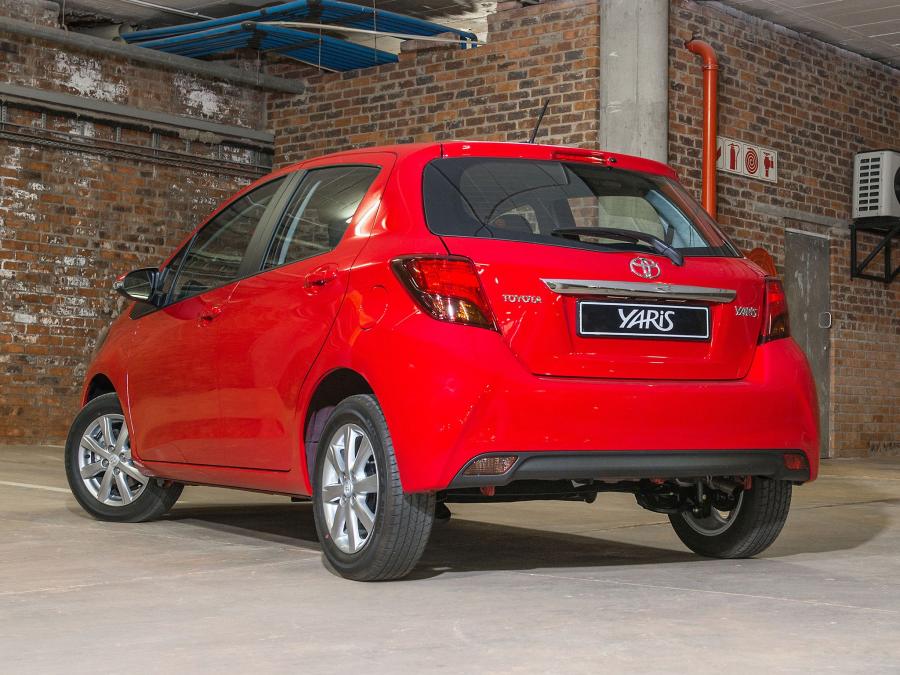 Тойота Yaris 2014