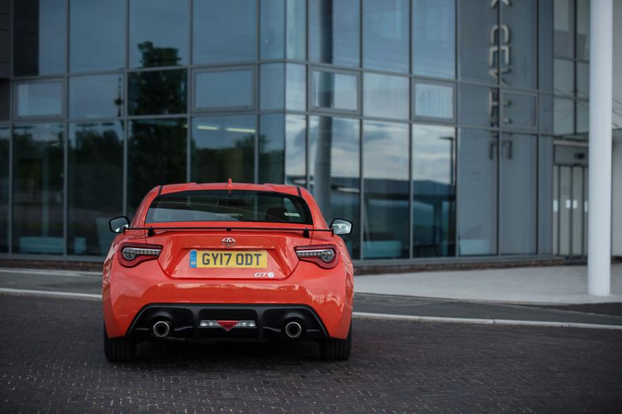 Toyota gt86 Orange