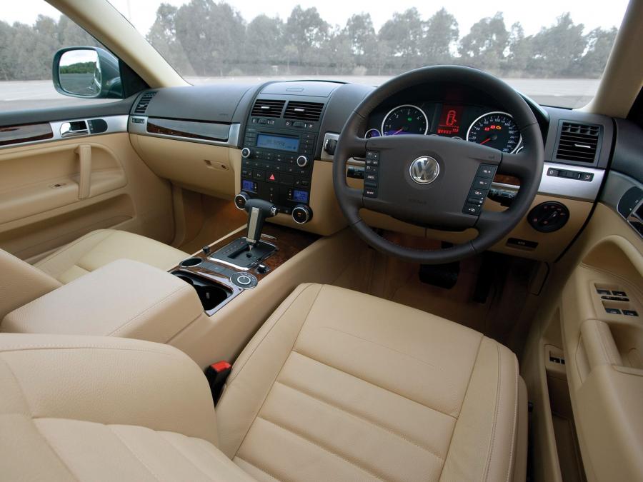 Volkswagen Touareg 2008 Interior