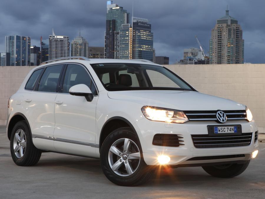 Volkswagen Touareg 2010 Р±РµР»С‹Р№