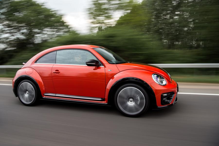 Volkswagen Beetle 2016 красный