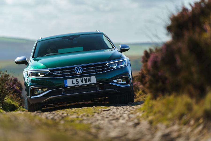 Volkswagen Passat b8 Alltrack Р±РµР»С‹Р№