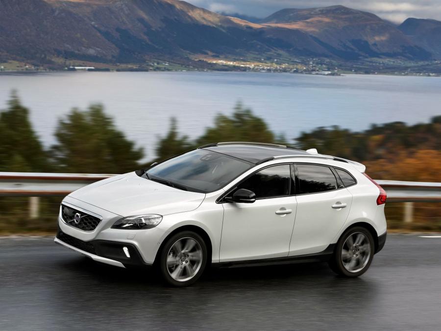 Volvo v40 и v40 cross country отличия