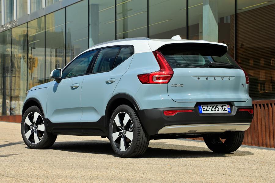 Вольво хс40. Вольво хс40 т3. Volvo xc40 Momentum. Xc40 t3.