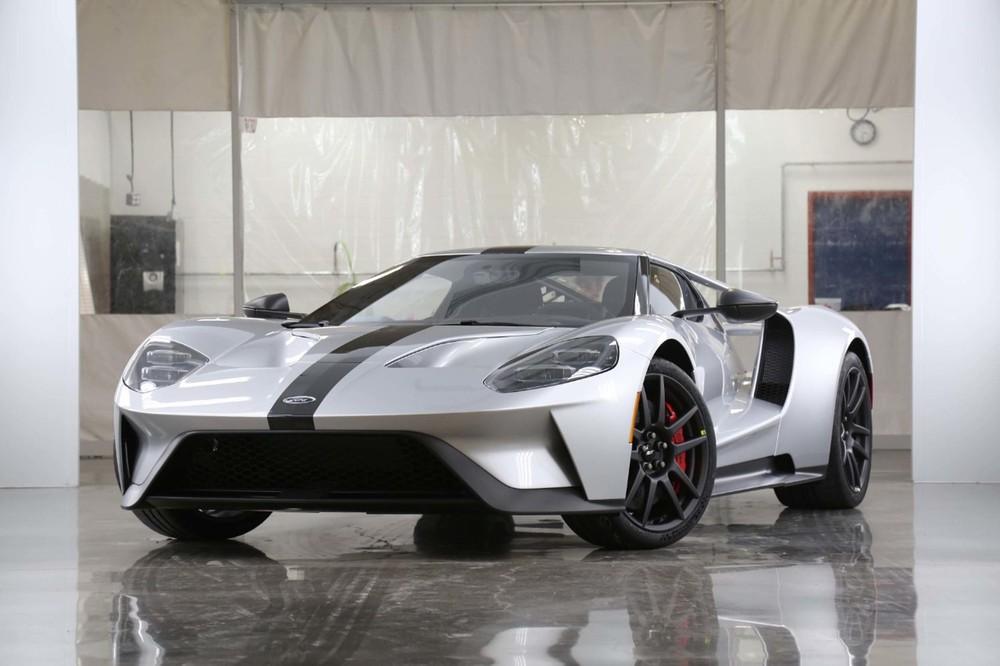 Спецмодификацию суперкара Ford GT Competition оснастили стёклами Gorilla Glass