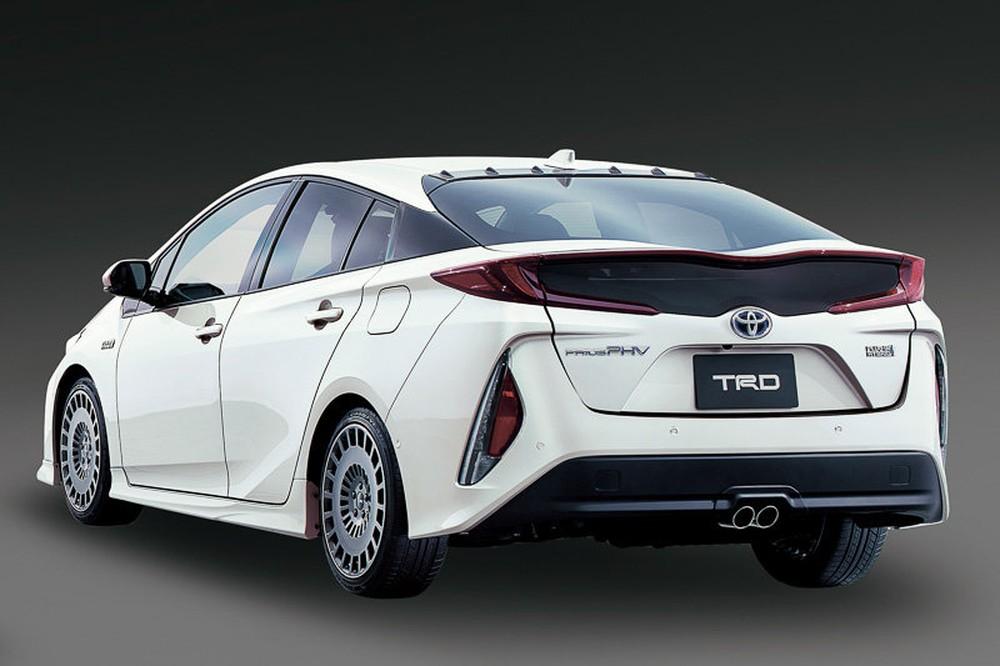 Отличие toyota prius от toyota prius phv