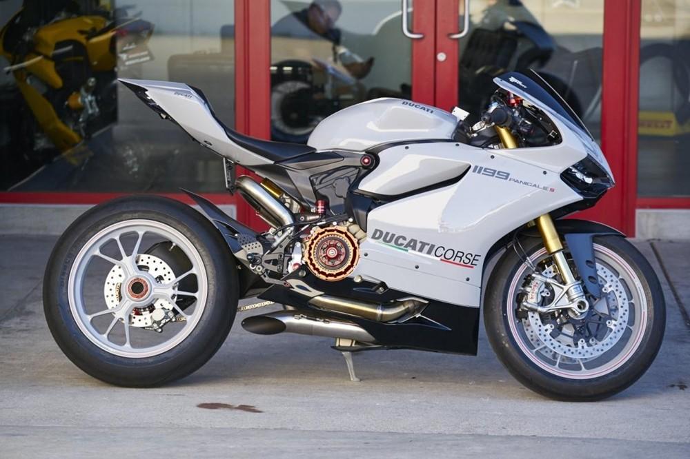 Спортбайк Ducati 1199