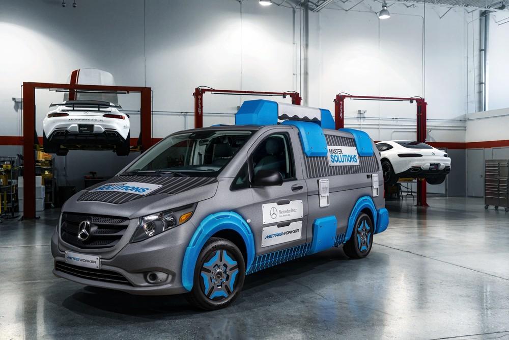 Фургон Mercedes-Benz Metris превратили в инструментальный ящик