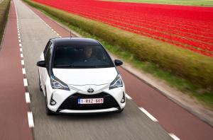 2017 Toyota Yaris Bi-Tone