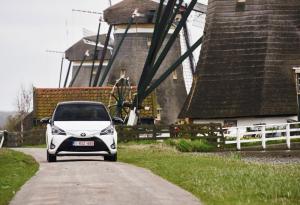 2017 Toyota Yaris Bi-Tone
