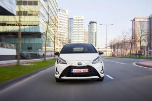 2017 Toyota Yaris Bi-Tone