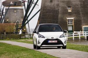 2017 Toyota Yaris Bi-Tone