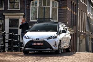 2017 Toyota Yaris Bi-Tone