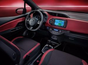 2017 Toyota Yaris Hybrid Bi-Tone