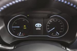 2017 Toyota Yaris Hybrid Bi-Tone