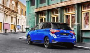 2017 Toyota Yaris Hybrid Bi-Tone