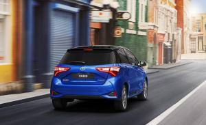 2017 Toyota Yaris Hybrid Bi-Tone