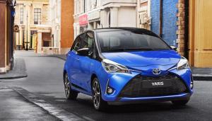 2017 Toyota Yaris Hybrid Bi-Tone