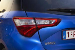 2017 Toyota Yaris Hybrid Bi-Tone