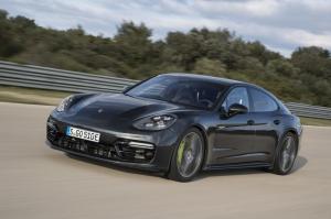 2017 Porsche Panamera Turbo S E-Hybrid (WW)