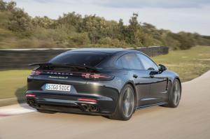 2017 Porsche Panamera Turbo S E-Hybrid (WW)