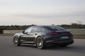 2017 Porsche Panamera Turbo S E-Hybrid (WW)