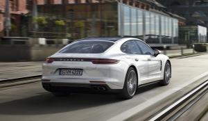 2017 Porsche Panamera Turbo S E-Hybrid (WW)