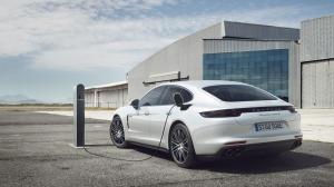 2017 Porsche Panamera Turbo S E-Hybrid (WW)
