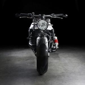 1999 Yamaha YZF-R1 by Lazareth