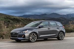 Хэтчбэк Hyundai Elantra нового поколения получил 201-сильный турбодвигатель