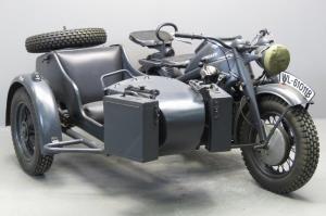 Старинный мотоцикл Zundapp KS750