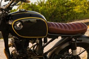 1982 Honda CG125 by Boolbs Personalizado Motocicletas