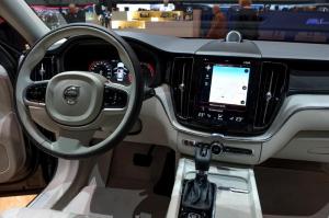 2017 Volvo XC60 T8 R-Design