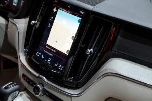 2017 Volvo XC60 T8 R-Design